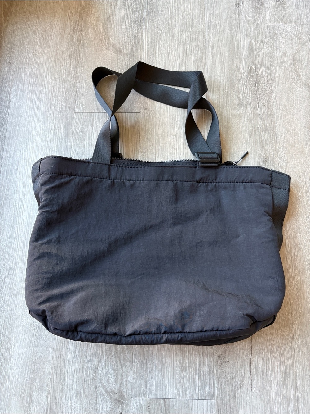 Lululemon Clean Lines Tote - Picture 2 of 5